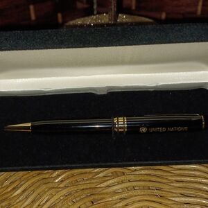 United Nations Black & Gold Ballpoint Pen * Needs A Refill